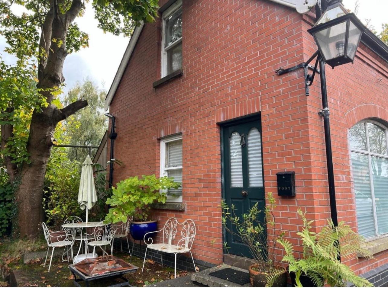 Self Contained Coach House In Leafy South Belfast The Location Is Not Accurate 아파트 외부 사진